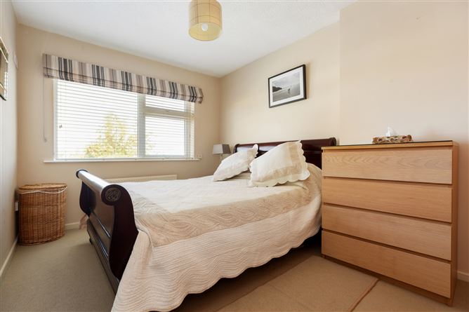 24 Highland Grove, The Park, Cabinteely, Dublin 18