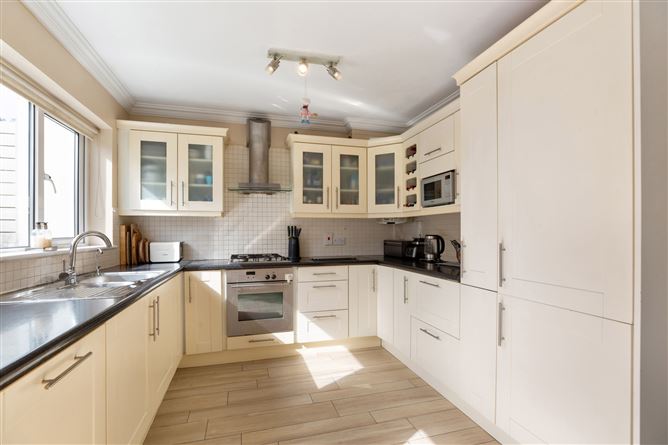 24 Highland Grove, The Park, Cabinteely, Dublin 18