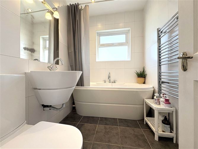 4 Roselawn Court, Castleknock, Dublin 15, County Dublin