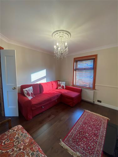 Faye's Place,Upper Main Street