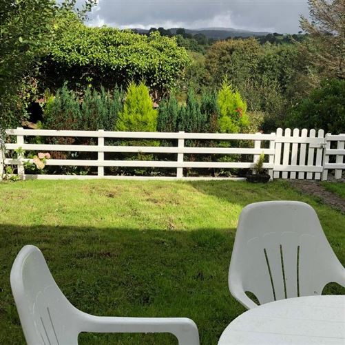 Faye's Place,Upper Main Street