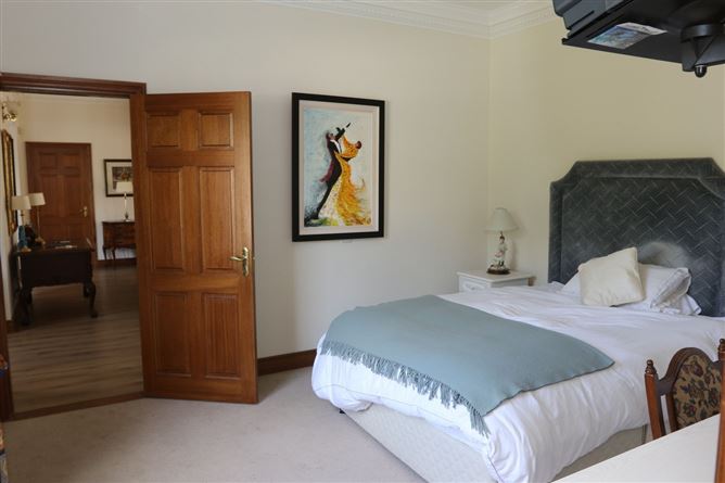 No 6 Orchard Wood, Dromoland Castle Resort and Golf Club, Newmarket on Fergus, Clare