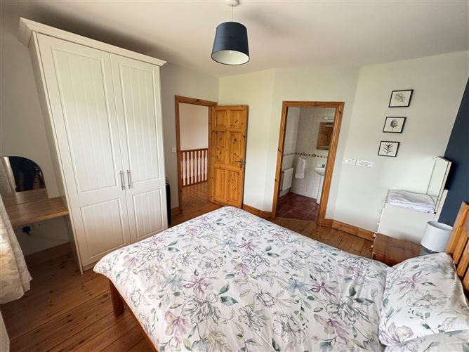 Ref 1191 - 2 Marina Walk, Caherciveen, Kerry