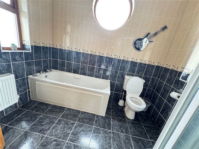 Ref 1191 - 2 Marina Walk, Caherciveen, Kerry