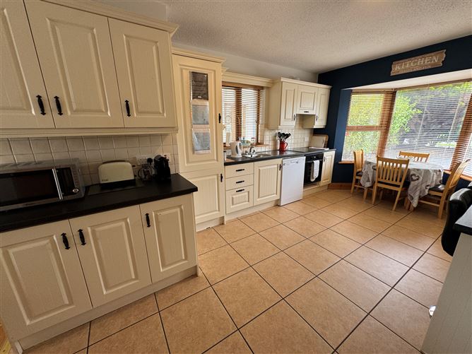 Ref 1191 - 2 Marina Walk, Caherciveen, Kerry