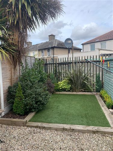https://photos-a.propertyimages.ie/media/2/4/9/4944942/af5eb1dd-5c56-4966-8d91-269f7b4e3a95_l.jpg