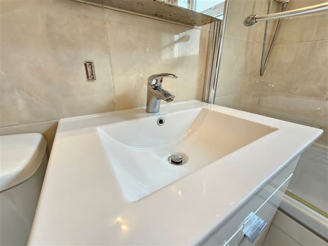 8 Rosanore, Lifford, Ennis, Co. Clare