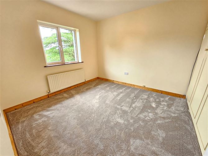 8 Rosanore, Lifford, Ennis, Co. Clare