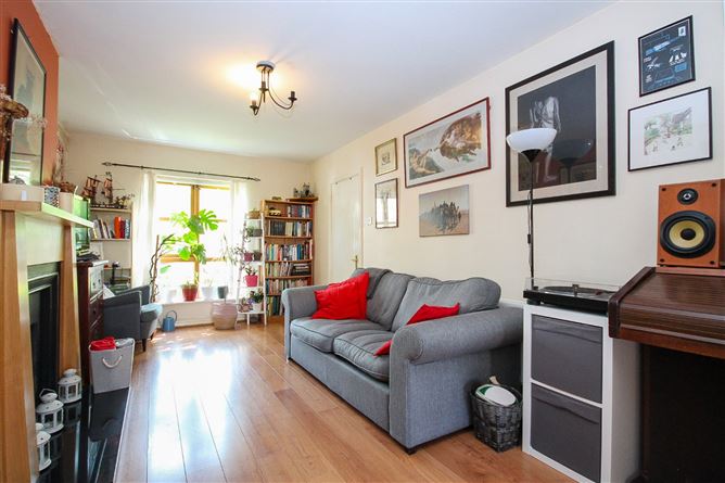 23 Marlfield Lawn, Kiltipper, Dublin 24