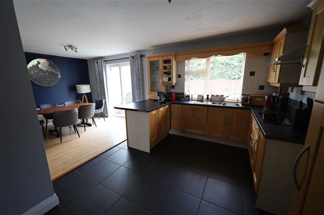 53 Liosbourne, Carrigaline, Cork
