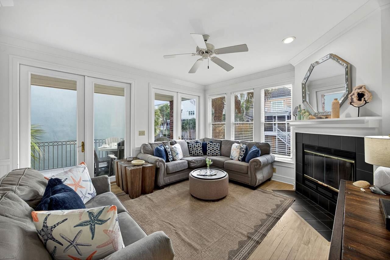 Coastal Azure Haven,Isle of Palms,South Carolina,USA