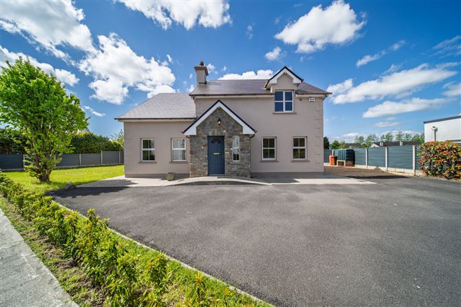 Photo 1 of 40 — 25 Brusna Court, Ballina, Co. Mayo.