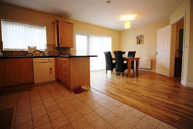 16 The Drumlins, Virginia, Cavan