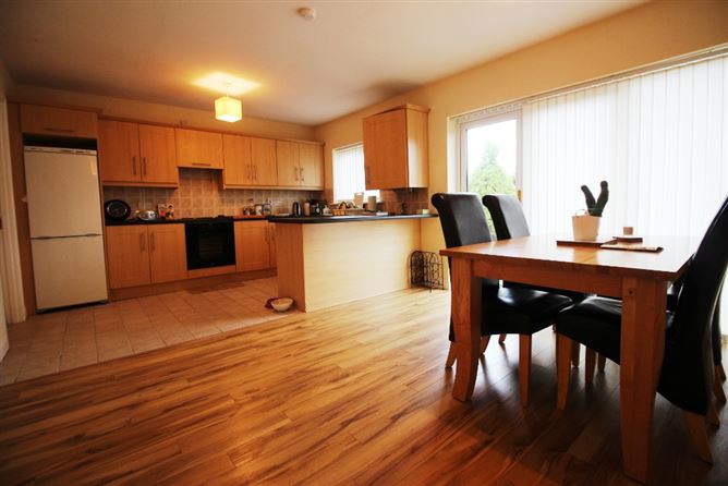 16 The Drumlins, Virginia, Cavan