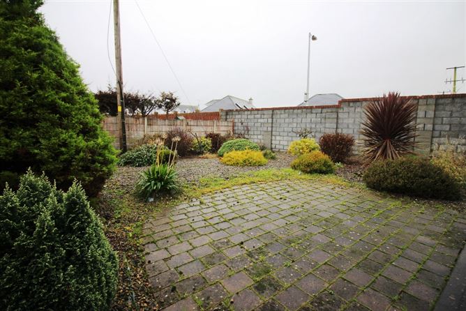 16 The Drumlins, Virginia, Cavan