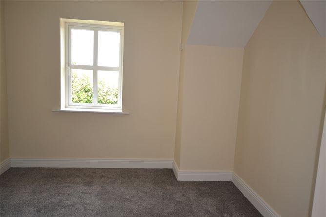 8 Pairc na Bearna, Enniscorthy, Co. Wexford.