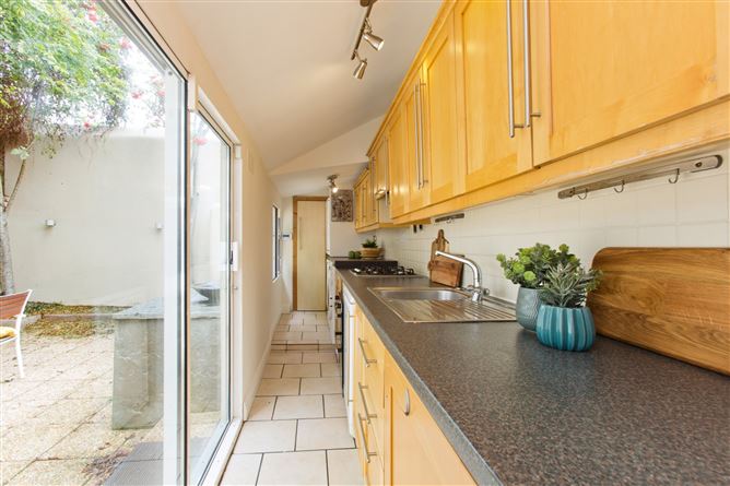 38 Curzon Street, Dublin 8