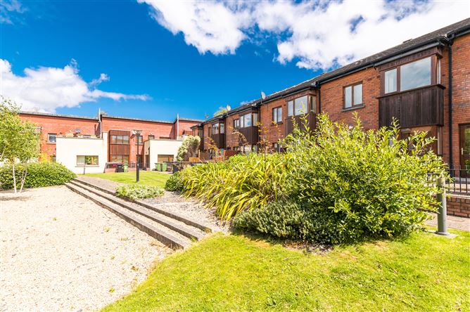 24 The Gardens, Carrickmines Manor, Carrickmines, Dublin 18