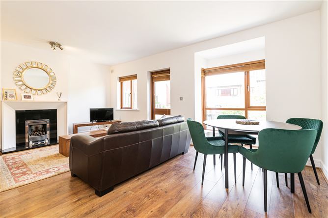 24 The Gardens, Carrickmines Manor, Carrickmines, Dublin 18