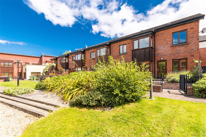 24 The Gardens, Carrickmines Manor, Carrickmines, Dublin 18
