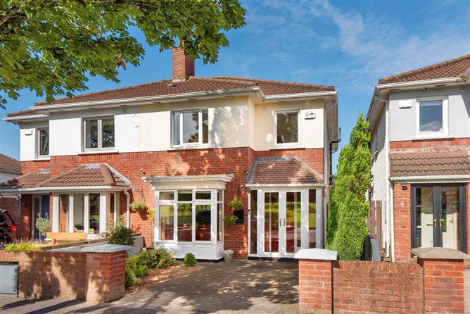 2 Woodstown Dale, Knocklyon, Dublin 16