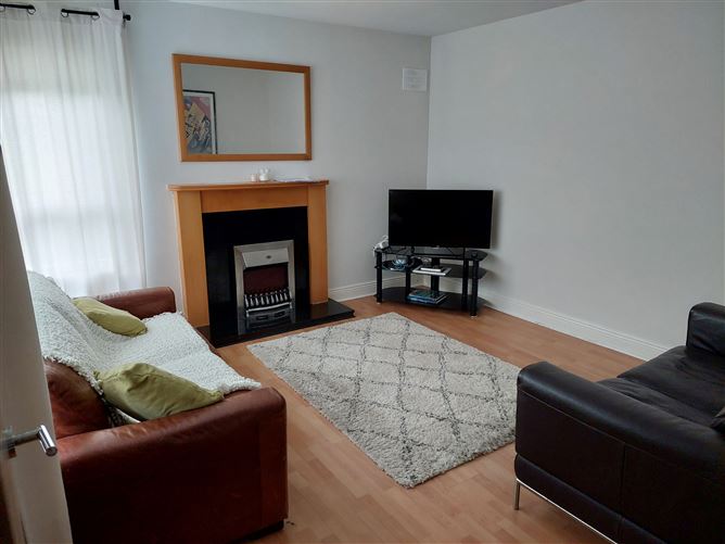 https://photos-a.propertyimages.ie/media/2/5/2/4937252/aa31ca37-47ab-4967-ac72-529d7149d0b4_l.jpg