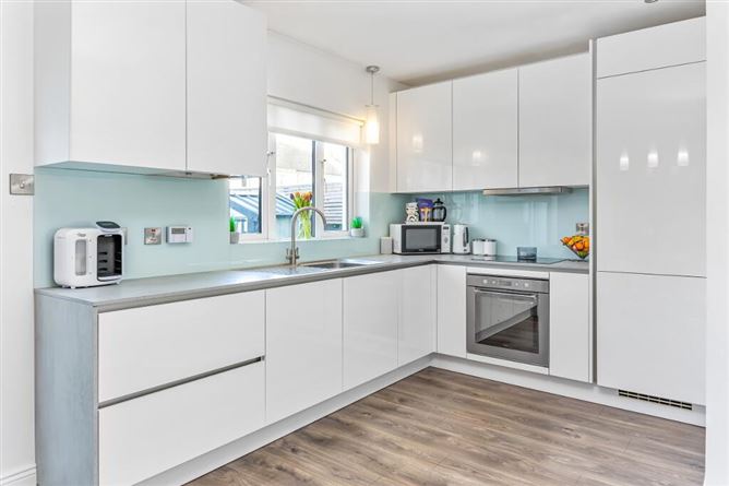 18 Finnsview, Finnstown Priory, Lucan, Dublin