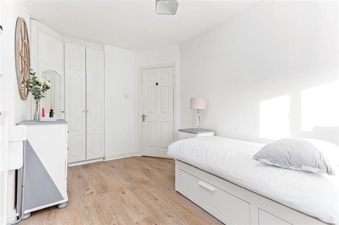 18 Finnsview, Finnstown Priory, Lucan, Dublin