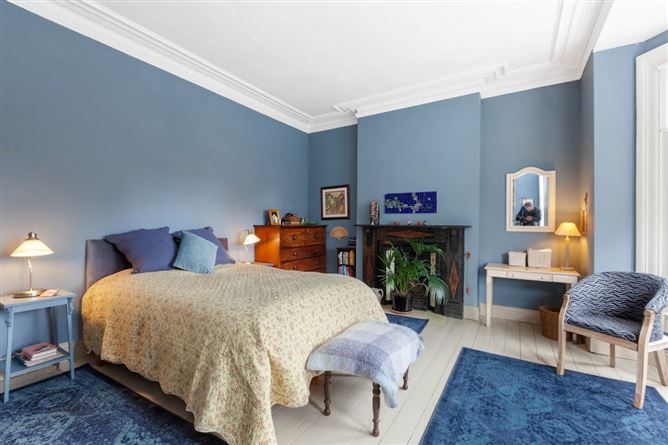 https://photos-a.propertyimages.ie/media/2/5/3/4937352/fc010079-0793-4868-9e68-748f3417f4b0_l.jpg