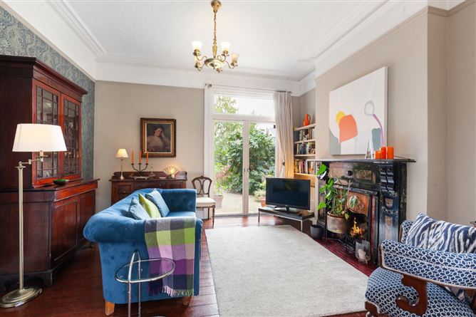 https://photos-a.propertyimages.ie/media/2/5/3/4937352/fc010079-0793-4868-9e68-748f3417f4b0_l.jpg