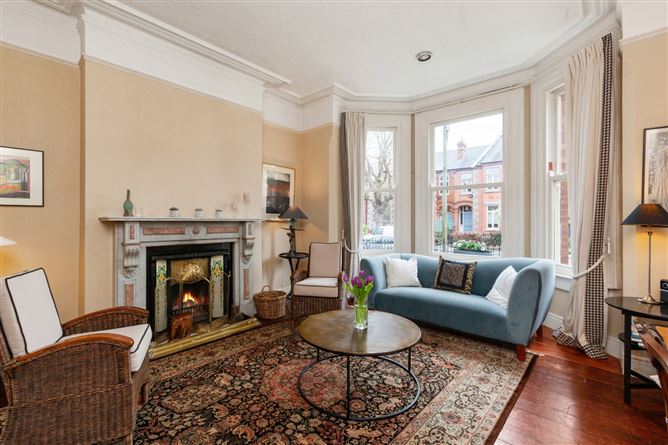 https://photos-a.propertyimages.ie/media/2/5/3/4937352/fc010079-0793-4868-9e68-748f3417f4b0_l.jpg