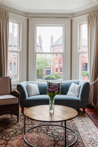 https://photos-a.propertyimages.ie/media/2/5/3/4937352/fc010079-0793-4868-9e68-748f3417f4b0_l.jpg