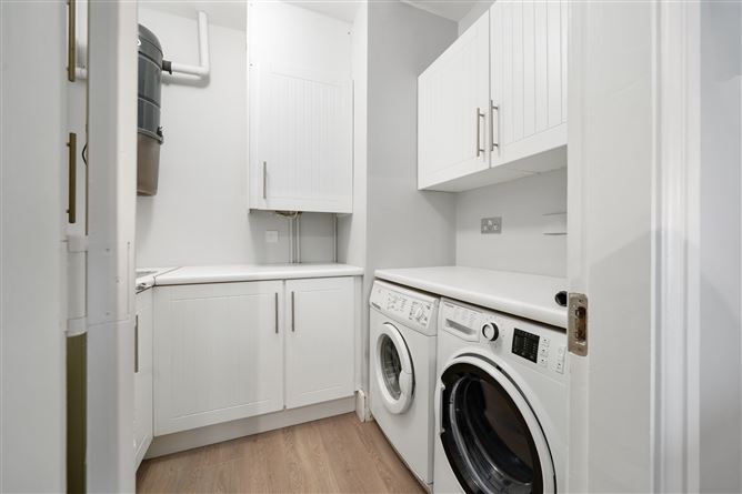 77 Ballintyre Grove, Ballinteer, Dublin 16