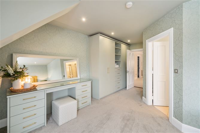 77 Ballintyre Grove, Ballinteer, Dublin 16