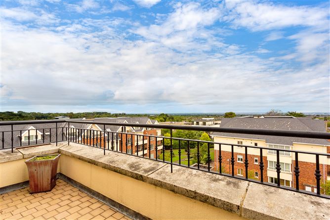 77 Ballintyre Grove, Ballinteer, Dublin 16