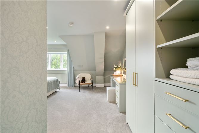 77 Ballintyre Grove, Ballinteer, Dublin 16