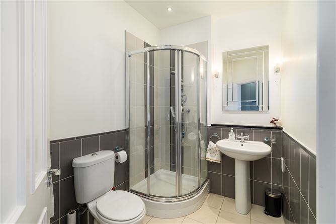 77 Ballintyre Grove, Ballinteer, Dublin 16