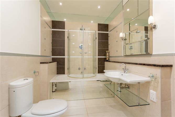77 Ballintyre Grove, Ballinteer, Dublin 16