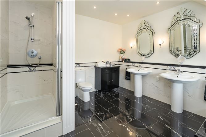 77 Ballintyre Grove, Ballinteer, Dublin 16