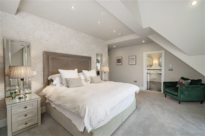 77 Ballintyre Grove, Ballinteer, Dublin 16