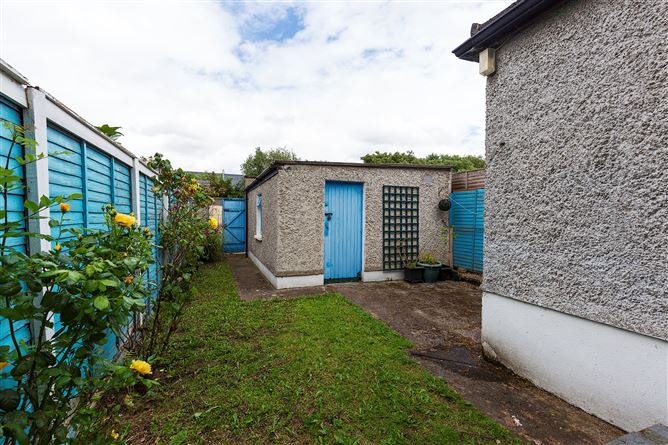 8 Whitehall Park, Kimmage, Dublin 12