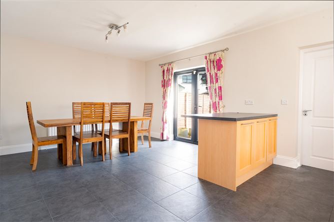Photo 7 of 33 — 18 Orancourt, Oranhill, Oranmore, Galway