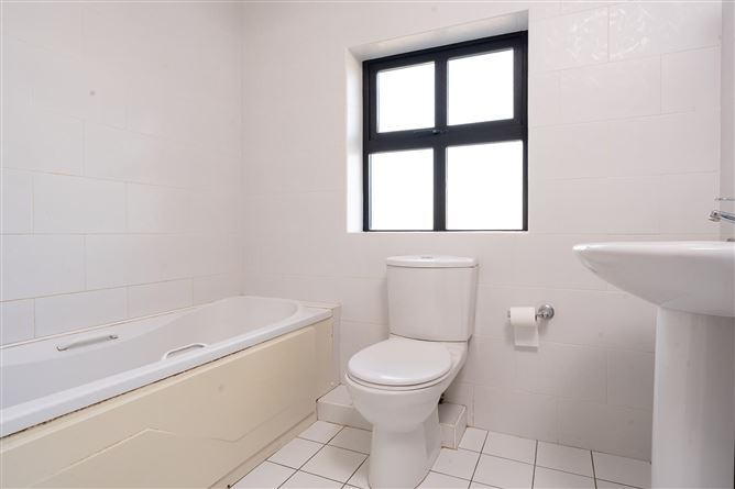 Photo 21 of 33 — 18 Orancourt, Oranhill, Oranmore, Galway