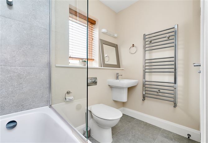 Photo 15 of 26 — 40 Willow Close, Dunshaughlin, Dunshaughlin, Co. Meath, Dunshaughlin, Meath