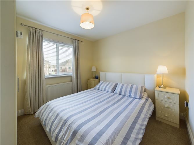33 Cuan Na Greine, Crooke, Passage East, Waterford