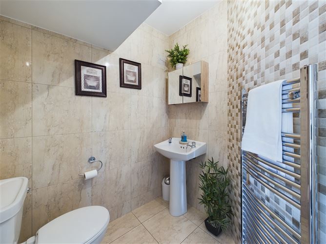 33 Cuan Na Greine, Crooke, Passage East, Waterford