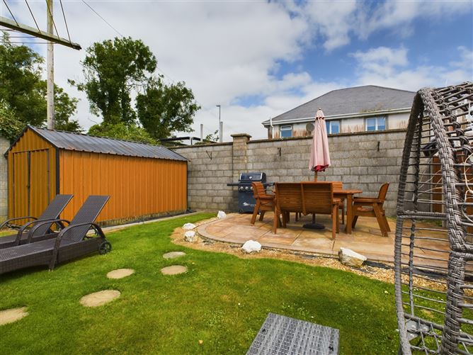 33 Cuan Na Greine, Crooke, Passage East, Waterford