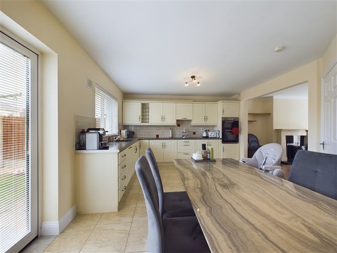 33 Cuan Na Greine, Crooke, Passage East, Waterford