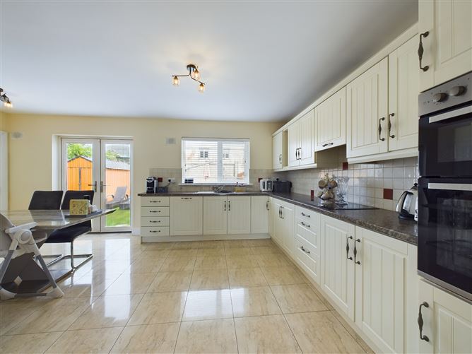 33 Cuan Na Greine, Crooke, Passage East, Waterford