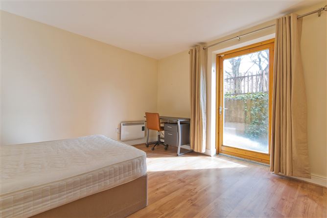 Photo 8 of 13 — Apt 8, Block 3, Steevens Gate, 126/127 Steeven's Gate Apartments, James's Street, Dublin 8